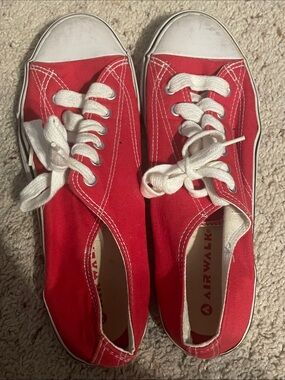 Red sneakers AIRWALK